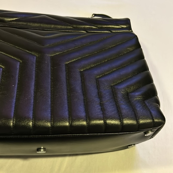 Authentic SAINT LAURENT
Saint Laurent (YSL) Large Loulou - Picture 13 of 17